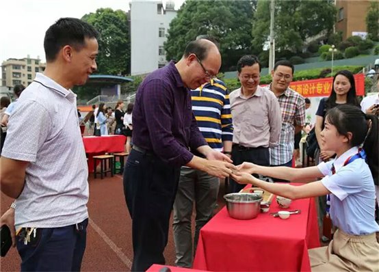 8cd3285a7e68660d774ff6c284d58e54