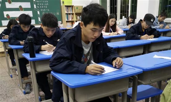 C:\Users\ADMINI~1\AppData\Local\Temp\WeChat Files\4e4a3d65eb7ed8c39e8019a119f6669.jpg