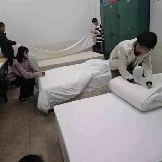 ba129bc607bf7577dc6e25bce52c484c