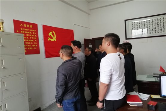 C:\DOCUME~1\ADMINI~1\LOCALS~1\Temp\WeChat Files\53ea60f5f1857912c6410bb5bf99bc7.jpg